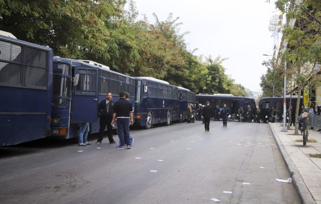Στέλνουν αστυνομικούς στην Αθήνα από την επαρχία ενόψει της απόφασης για τη Χρυσή Αυγή