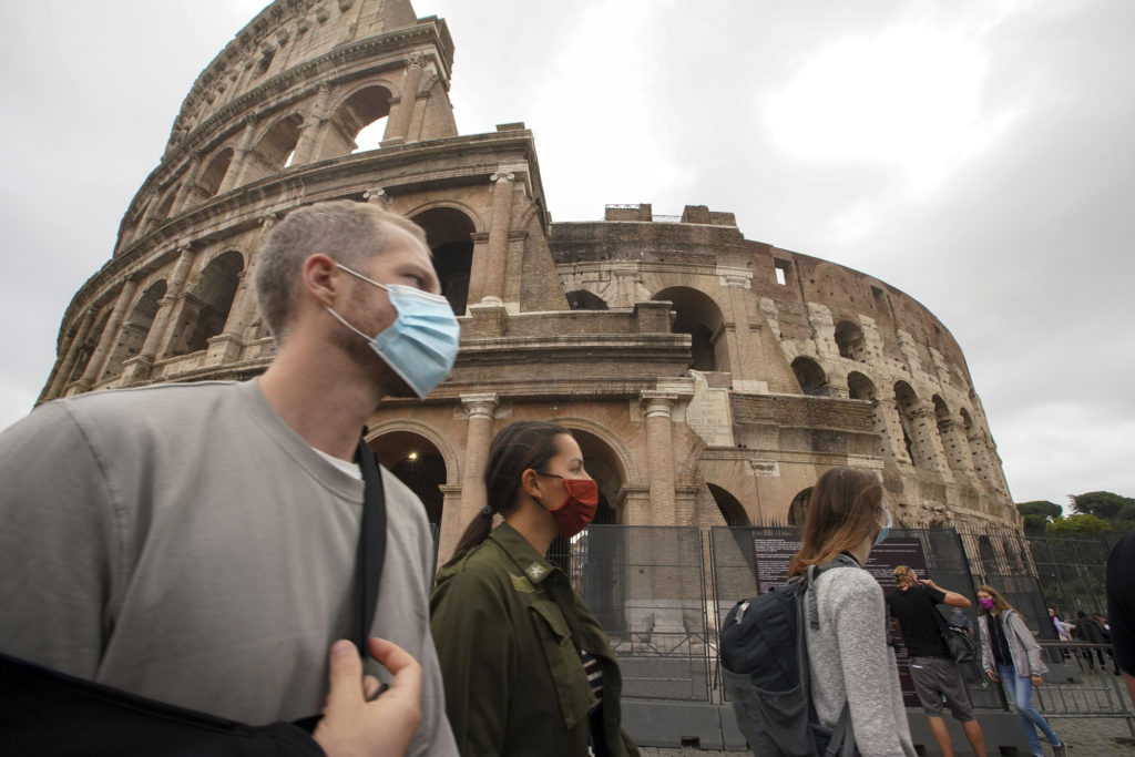 Ιταλία: Μειώθηκαν τα περιστατικά κορονοϊού αλλά και τα… διαγνωστικά τεστ