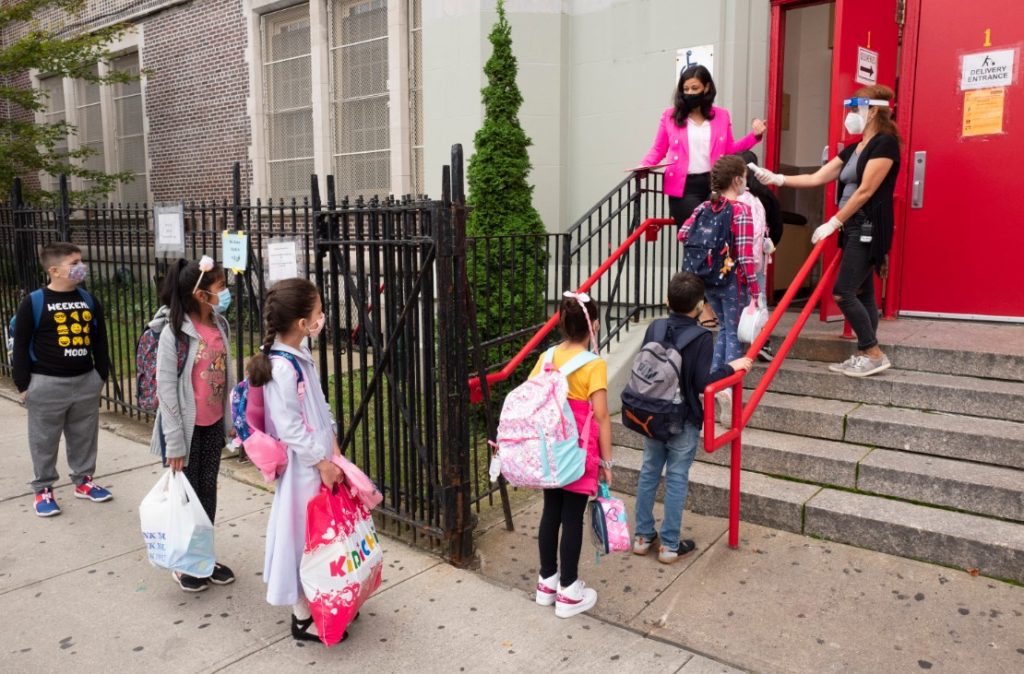 Κλείνουν σχολεία στη Νέα Υόρκη λόγω κορονοϊού