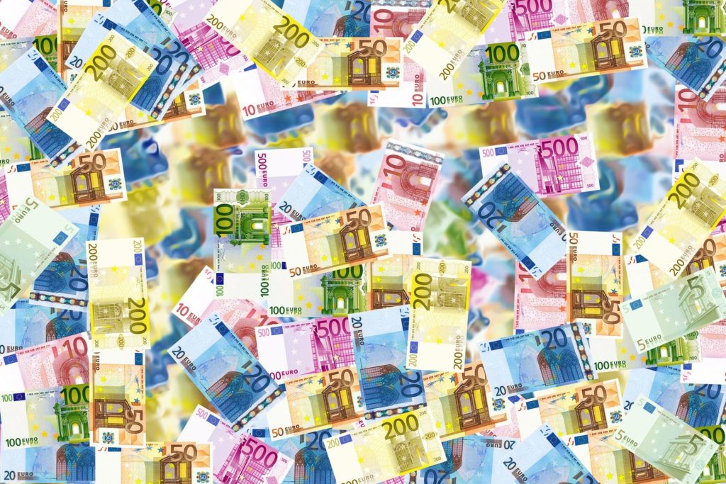 «Μπαινοβγαίνουν» οι φορολογικοί παράδεισοι στη λίστα των Ευρωπαίων