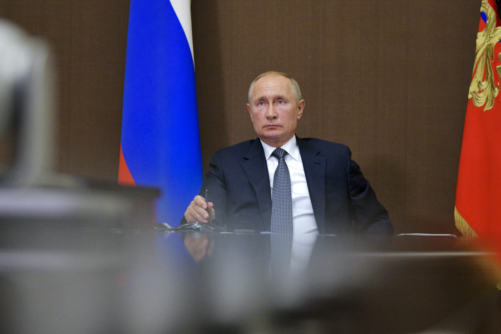 Πούτιν: Η απειλή του κορονοϊού δεν έχει υποχωρήσει