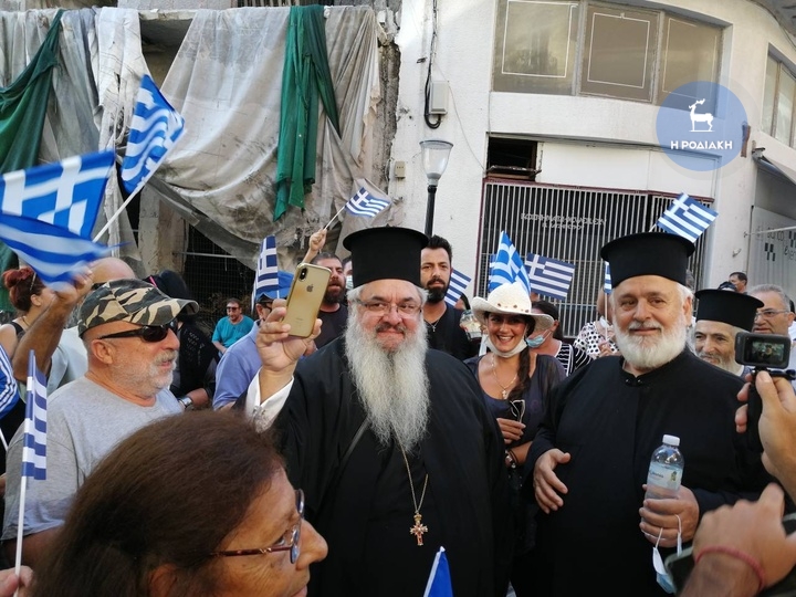 Ρόδος: Αθώος ο ιερέας που αποκάλεσε τους πολιτικούς «κοπρίτες, ρεμάλια, κοπρόσκυλα»