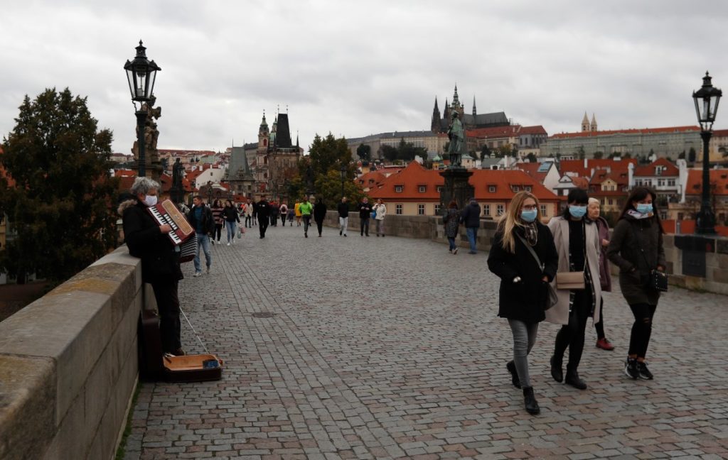Τετραψήφιος ο νέος αριθμός κρουσμάτων στην Τσεχία