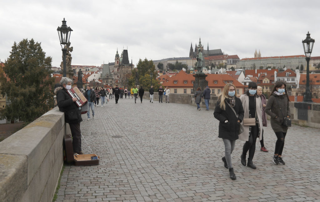 Τσεχία-Κορονοϊός: Νέα μέτρα μετά τη μεγάλη αύξηση των κρουσμάτων