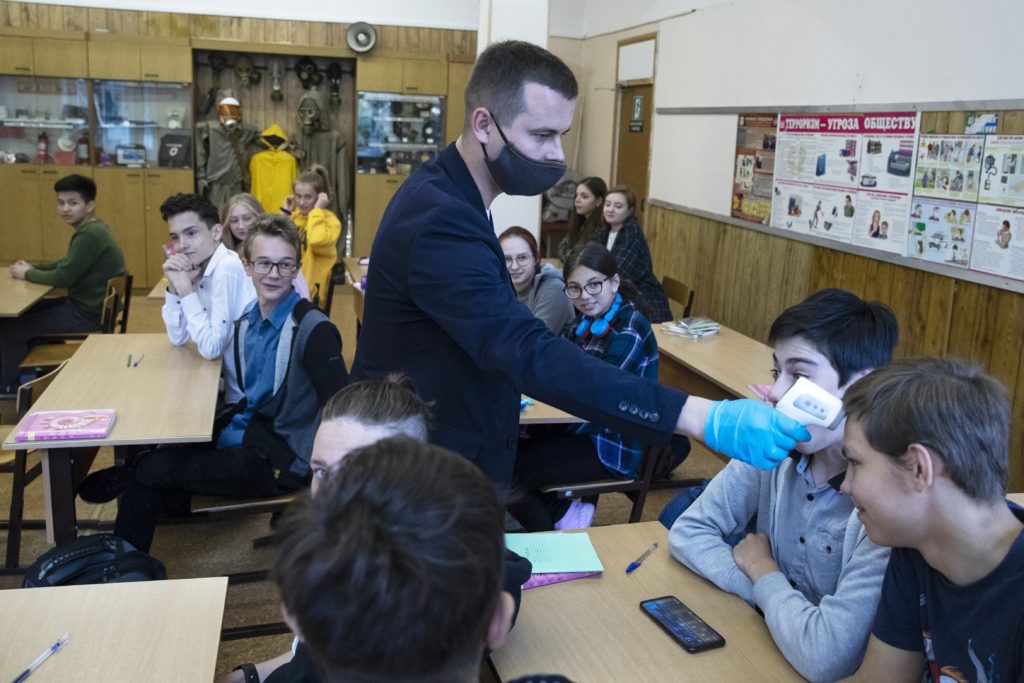 Ρωσία-Κορονοϊός: Μέσω διαδικτύου ορισμένα μαθήματα στα σχολεία μετά από ρεκόρ κρουσμάτων