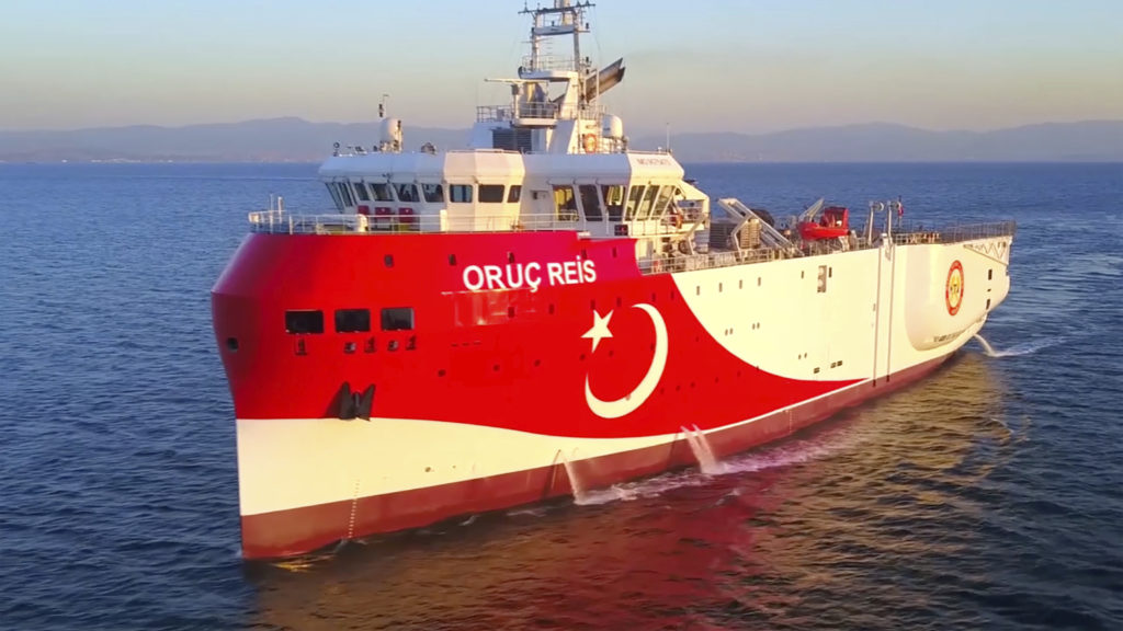 To Oruc Reis «αλωνίζει» στην ελληνική υφαλοκρηπίδα ενώ ο Ερντογάν απειλεί πως στέλνει και τρίτο σκάφος