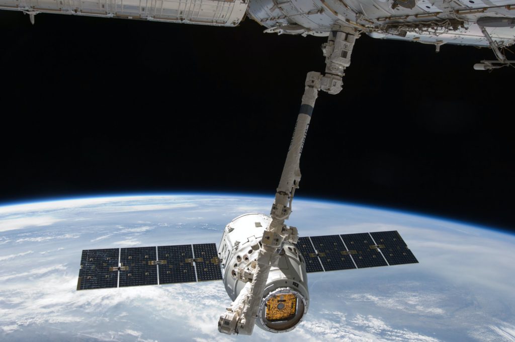Ρώσοι κοσμοναύτες εντόπισαν την διαρροή οξυγόνου στον Διεθνή Διαστημικό Σταθμό με… ένα φακελάκι τσαγιού