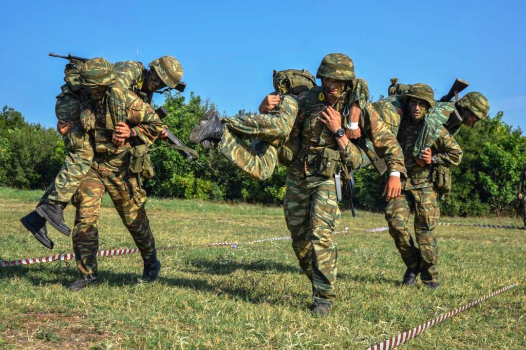 Ο Ν. Παναγιωτόπουλος προανήγγειλε την αύξηση της στρατιωτικής θητείας στους 12 μήνες