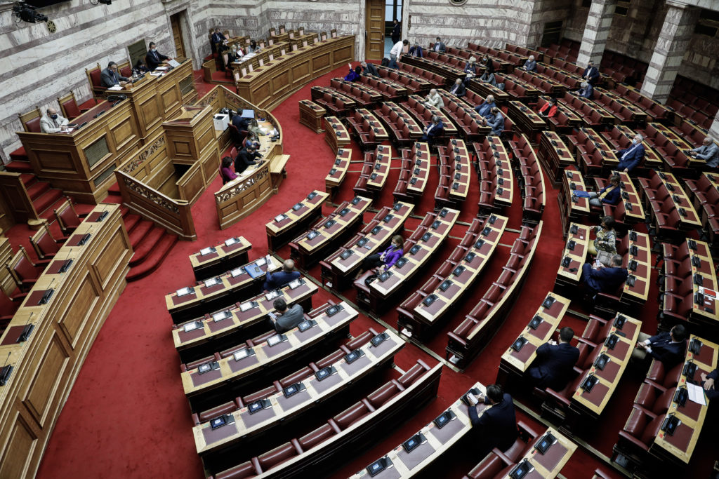 Τρίτο κρούσμα κορονοϊού στη Βουλή