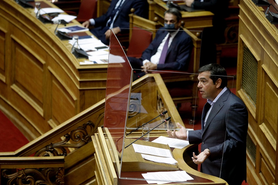 Μετωπική ΣΥΡΙΖΑ – ΝΔ σήμερα στη Βουλή – Δείτε live τη συζήτηση