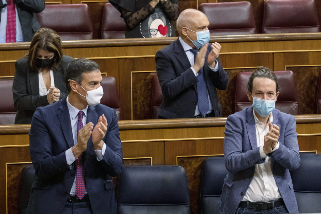 Ισπανία: Απορρίφθηκε η πρόταση μομφής της ακροδεξιάς κατά της κυβέρνησης Σάντσεθ