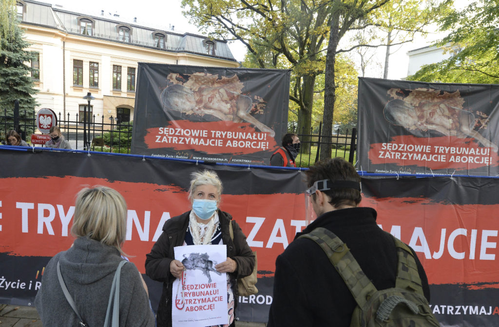 Πολωνία: Πράσινο φως από το Συνταγματικό Δικαστήριο για σχεδόν ολοκληρωτική απαγόρευση της άμβλωσης