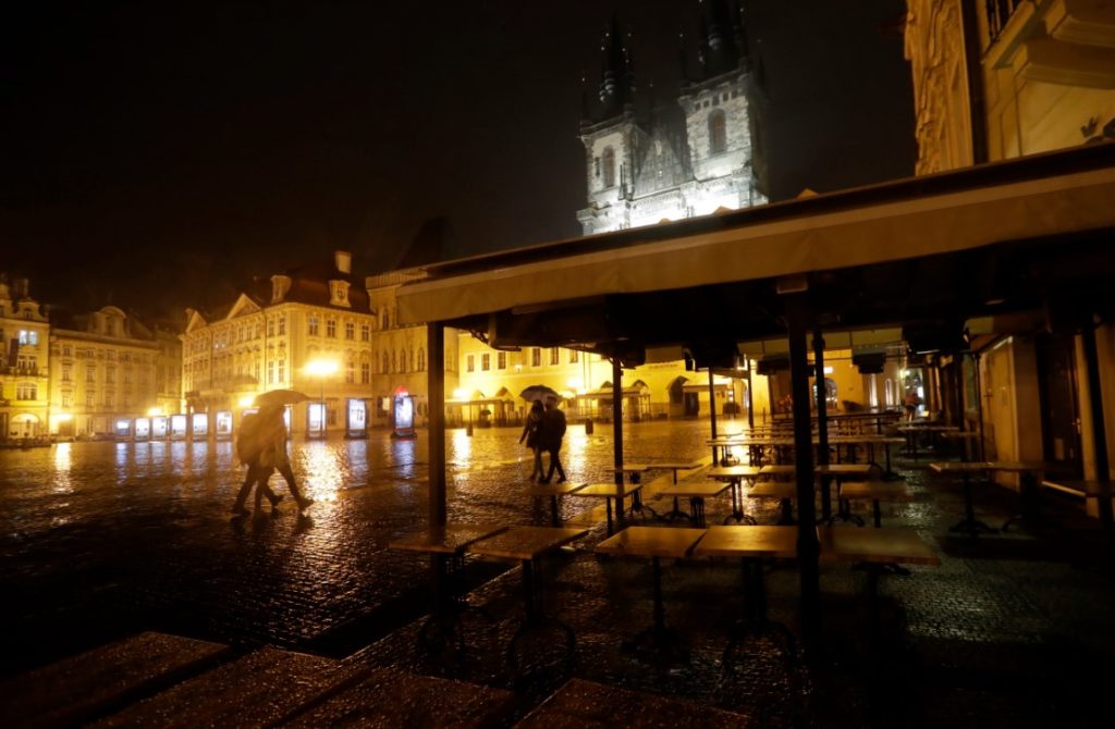 Κορονοϊός: Απαγόρευση κυκλοφορίας και στην Τσεχία – Τα νέα μέτρα