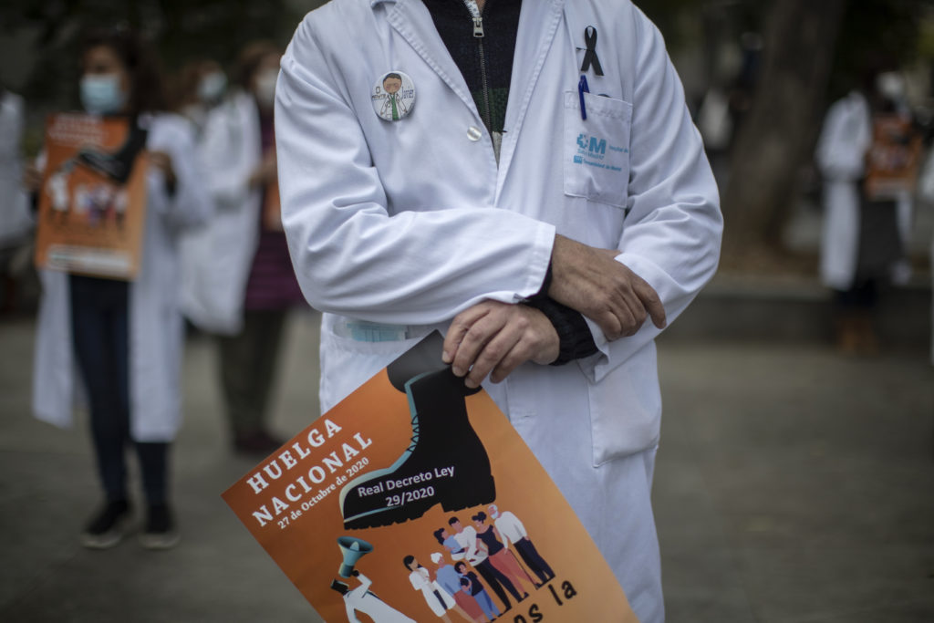 Ισπανία: Απεργούν οι γιατροί του δημοσίου εξαντλημένοι από την πανδημία