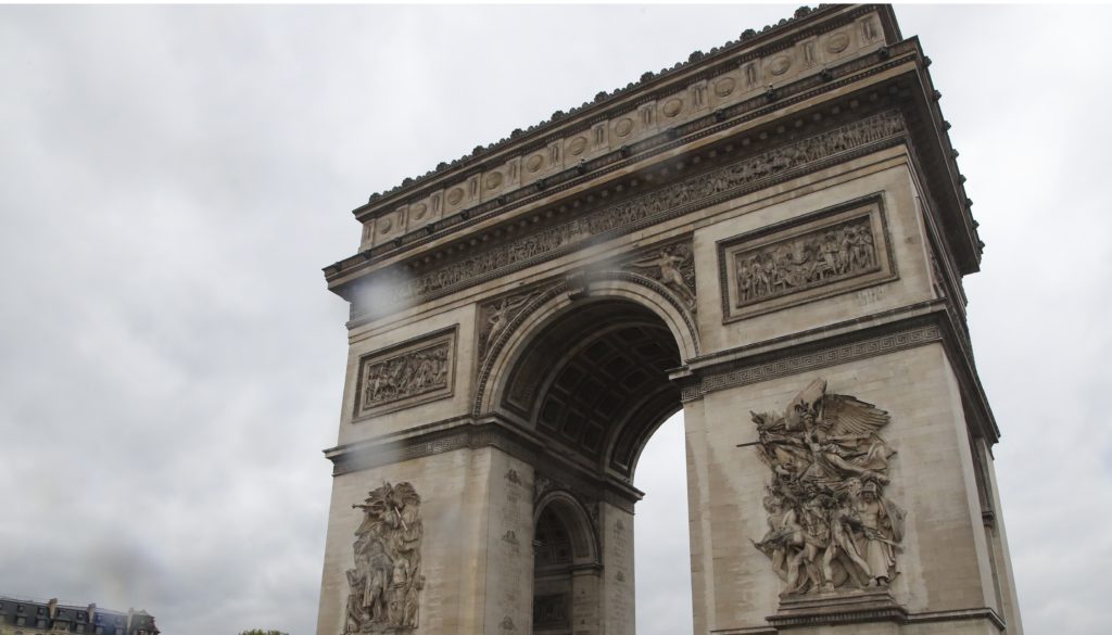 Παρίσι: Εκκενώθηκε η περιοχή της Αψίδας του Θριάμβου μετά από προειδοποίηση για βόμβα