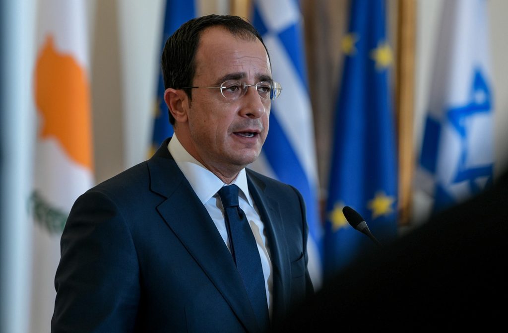 Σε προληπτική καραντίνα ο Κύπριος υπουργός Εξωτερικών