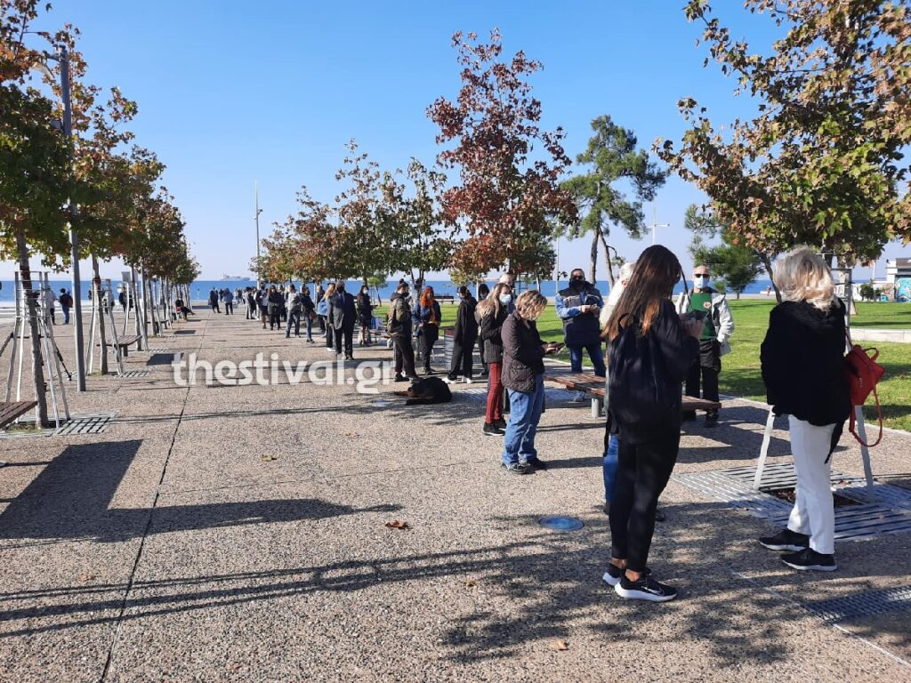 Θεσσαλονίκη: Ατελείωτες ουρές για ένα rapid test (Photos – Video)