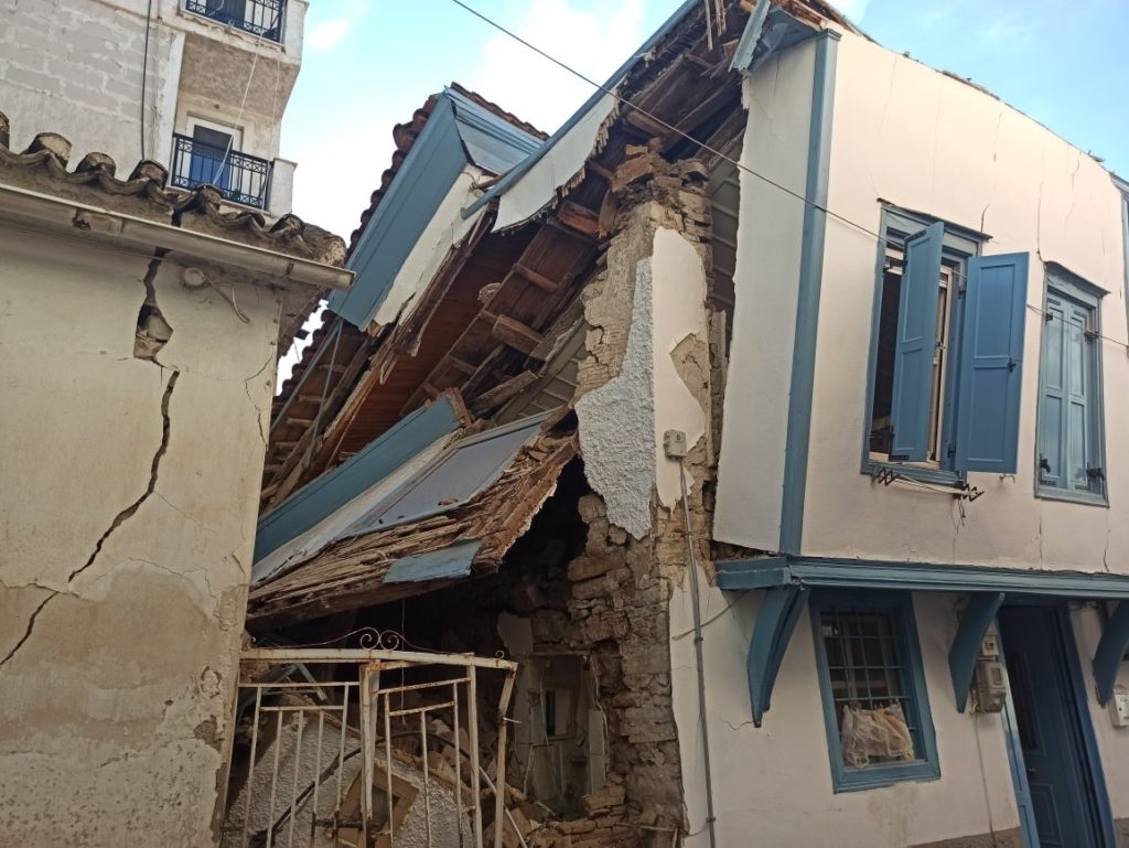 Σοκαριστικές εικόνες από τον ισχυρό σεισμό στη Σάμο – Τραυματισμοί πολιτών (Photos – Video)