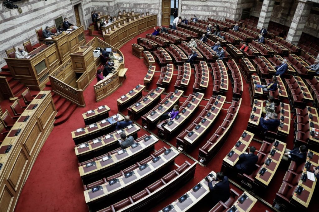 Κλήση Αλιβιζάτου στη Βουλή ζητά το ΚΙΝΑΛ μετά το πόρισμα – «κόλαφο» για την αστυνομική βία