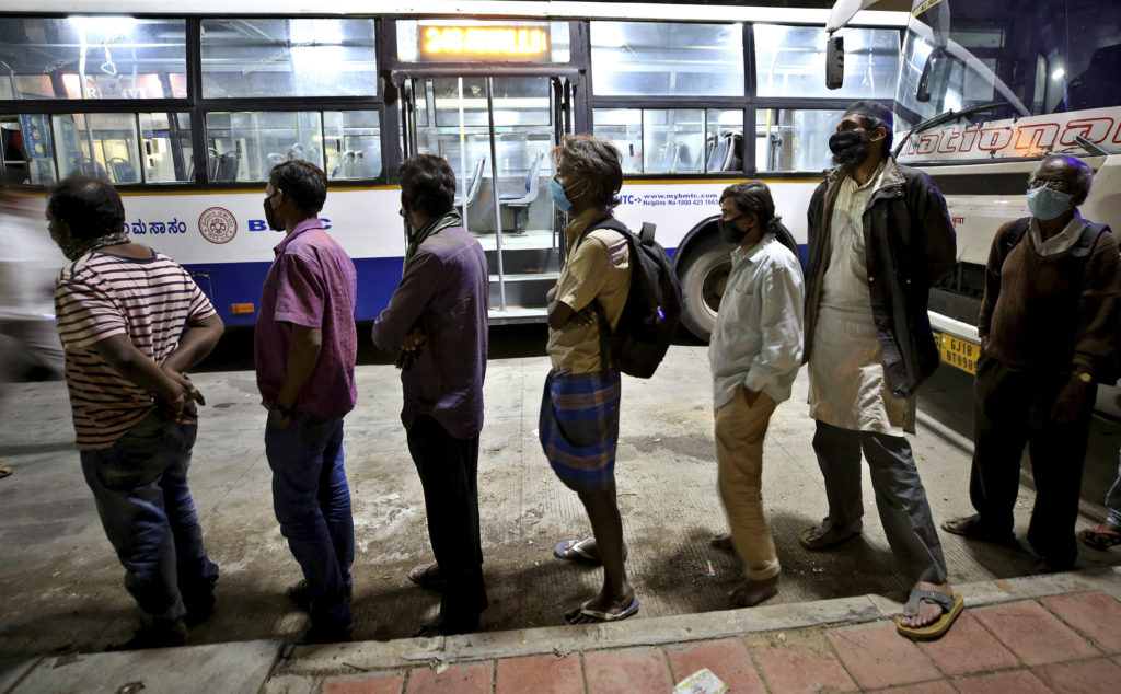 Ινδία: Τα κρούσματα κορονοϊού έφτασαν τα 8,2 εκατ. – Οι θάνατοι πλησιάζουν τους 123.000