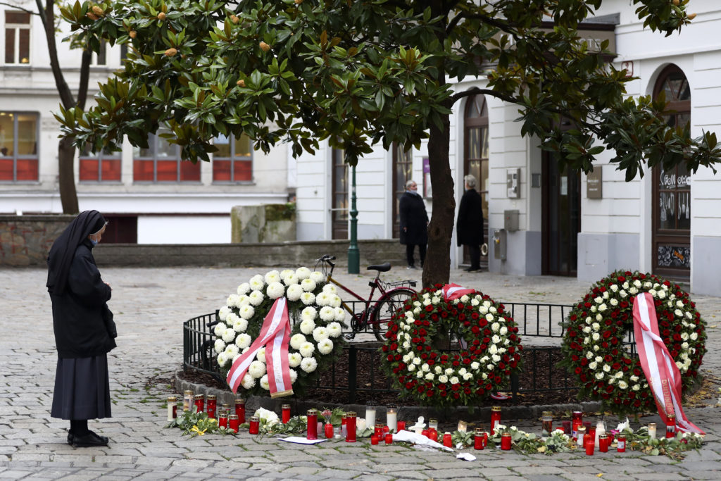 Βιέννη: Ταυτοποιήθηκαν τα θύματα της τρομοκρατικής επίθεσης