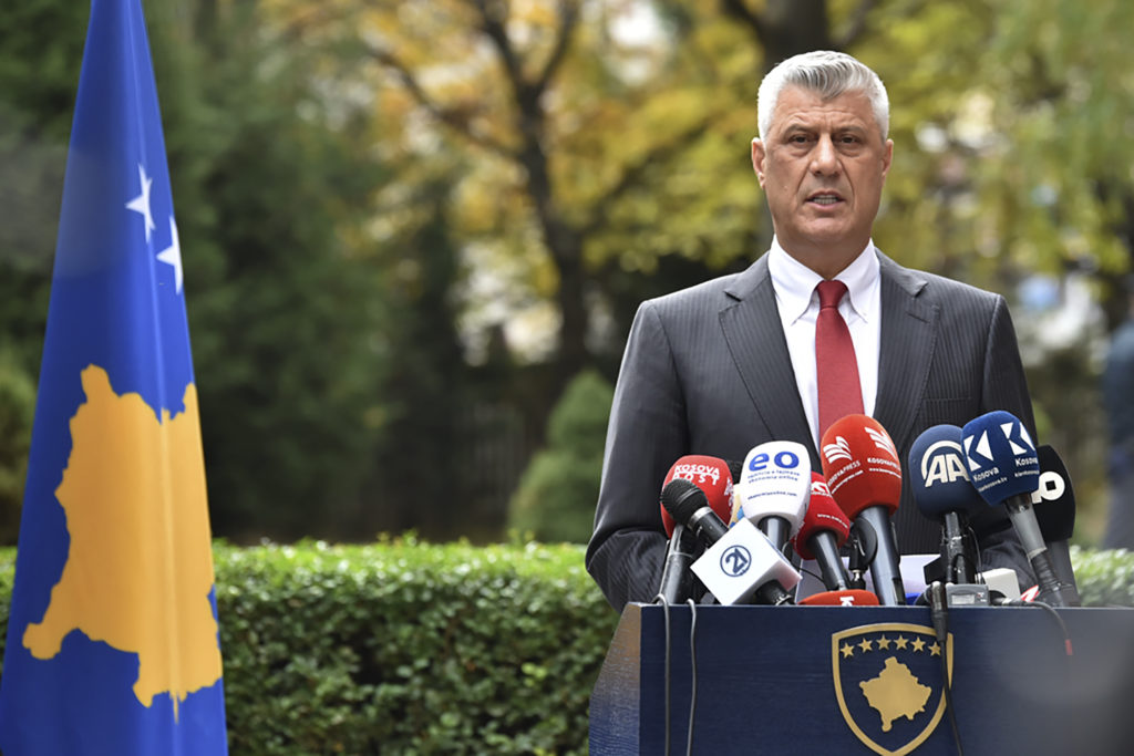 Κόσοβο: Αναχώρησε για την Χάγη ο κατηγορούμενος για εγκλήματα πολέμου Χάσιμ Θάτσι