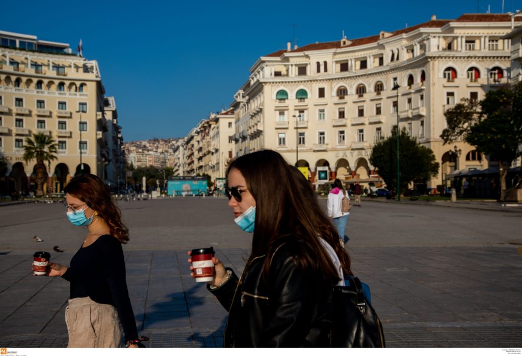 Εξετάζονται νέα μέτρα για τη Θεσσαλονίκη με απαγόρευση κυκλοφορίας από τις 21.00