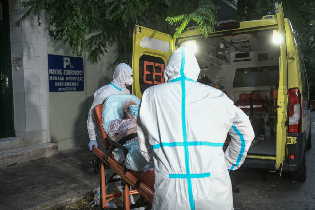 Κορονοϊός- Θεσσαλονίκη: Μεταφέρουν 150 ασθενείς σε επιταγμένη ιδιωτική κλινική