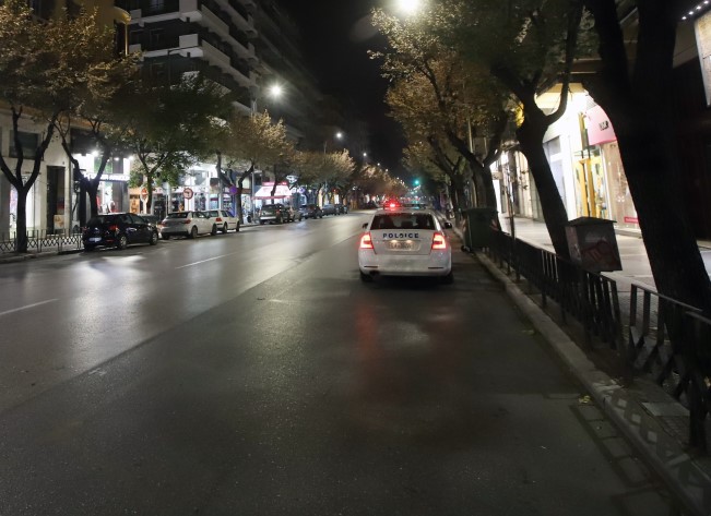 Θεσσαλονίκη: Στα «πράσα» 20 αλλοδαποί φοιτητές που έκαναν πάρτι σε διαμέρισμα