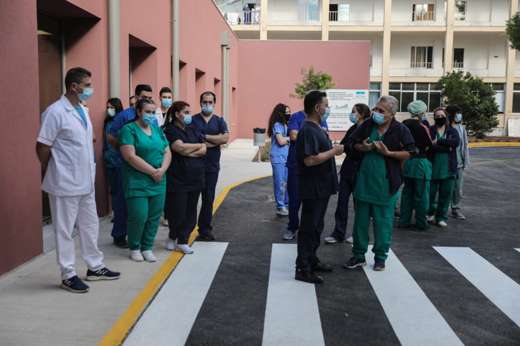 Νοσοκομειακοί γιατροί: Η Αθήνα μετατρέπεται σε Θεσσαλονίκη