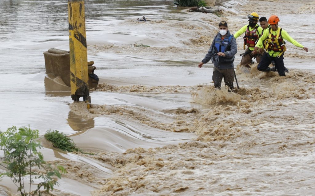 Ελ Σαλβαδόρ: Εξασθενεί η τροπική καταιγίδα Γιώτα – Τουλάχιστον 14 οι νεκροί
