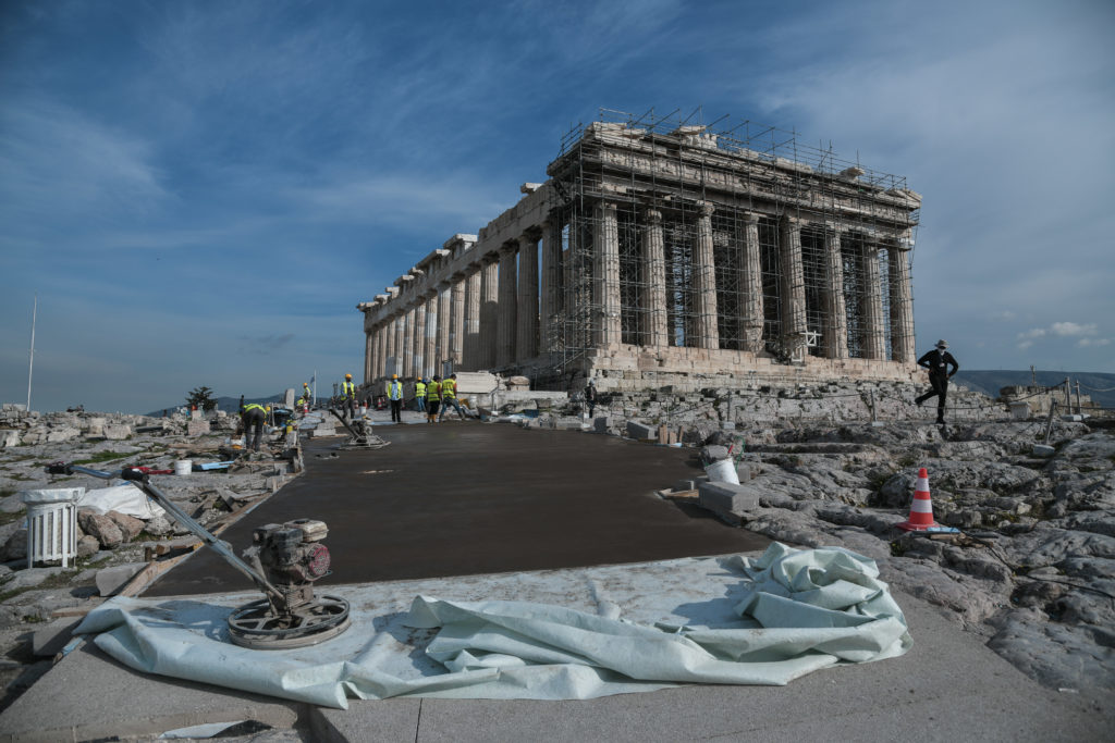 Ανακοίνωση – δυναμίτης για το «μπετόν αρμέ» της Ακρόπολης