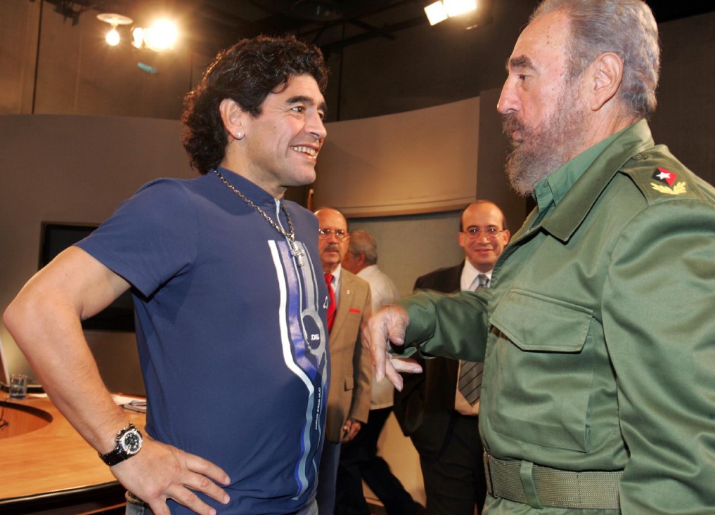 Μαραντόνα: «Έφυγε» ίδια μέρα με τον φίλο του Φιντέλ Κάστρο και τον άλλο μεγάλο της μπάλας, Τζορτζ Μπεστ