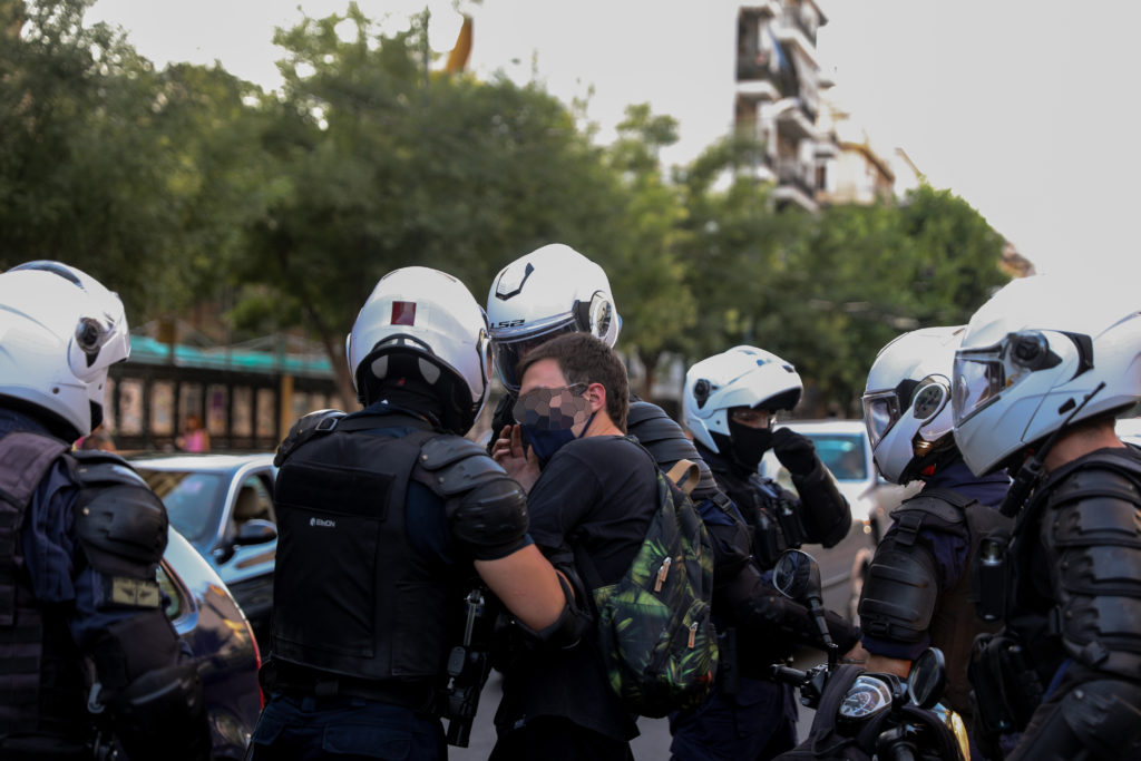 Αφροδίτη Καλέμη: Απονομιμοποιώντας την αστυνομοκρατία