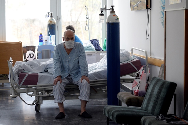 Οι γιατροί και τα νοσοκομεία των Βαλκανίων στα πρόθυρα της κατάρρευσης λόγω Covid-19