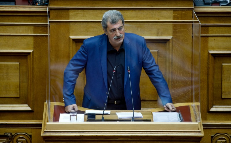 Πολάκης: Ο πρωθυπουργός χρεώνει  στους υφισταμένους του, την καταστροφική διαχείριση της πανδημίας