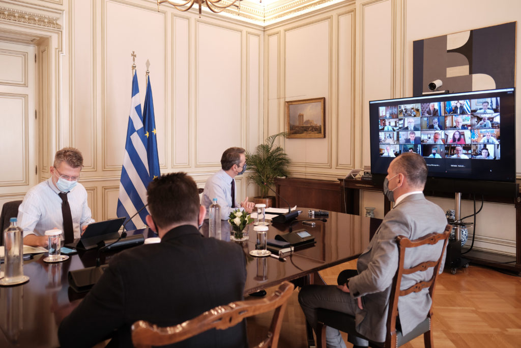 Παράταση του lockdown και διχασμός από τους ειδικούς για την επόμενη μέρα – Συνεδριάζει το υπουργικό