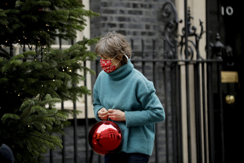 Η Βρετανία χαλαρώνει το ωράριο λειτουργίας των καταστημάτων τα Χριστούγεννα και τον Ιανουάριο