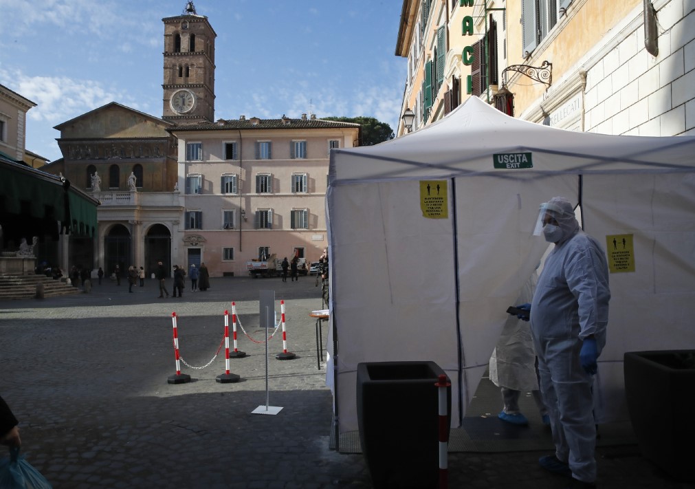 Ιταλία: Οι βόρειες περιφέρειες ζητούν χαλάρωση των μέτρων – Πάνω από 16.000 νέα κρούσματα