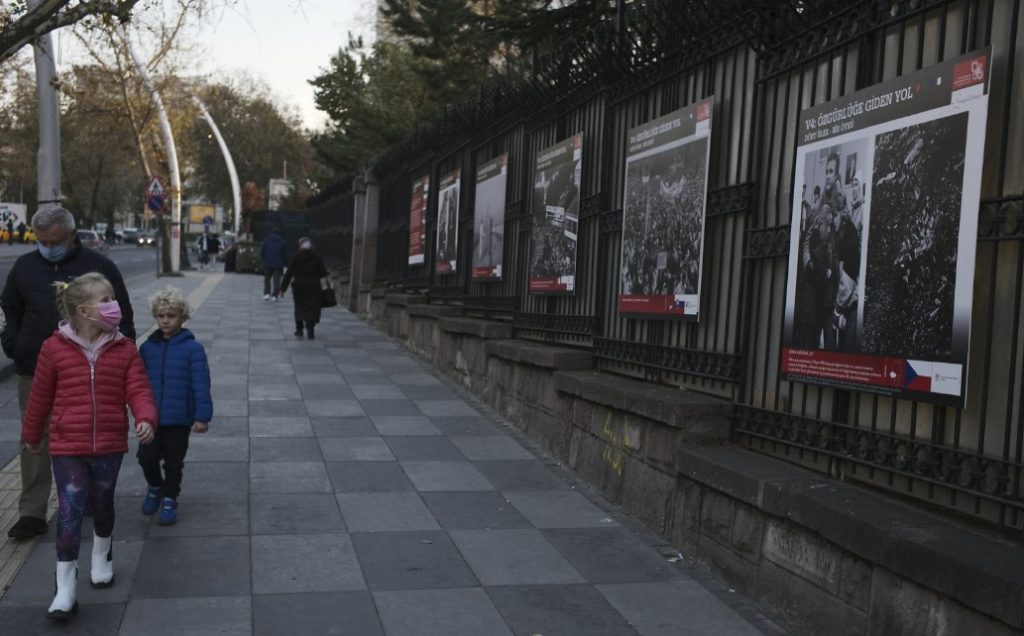 Τουρκία: Περιορισμοί κυκλοφορίας τις καθημερινές και lockdown τα Σαββατοκύριακα η απόφαση Ερντογάν