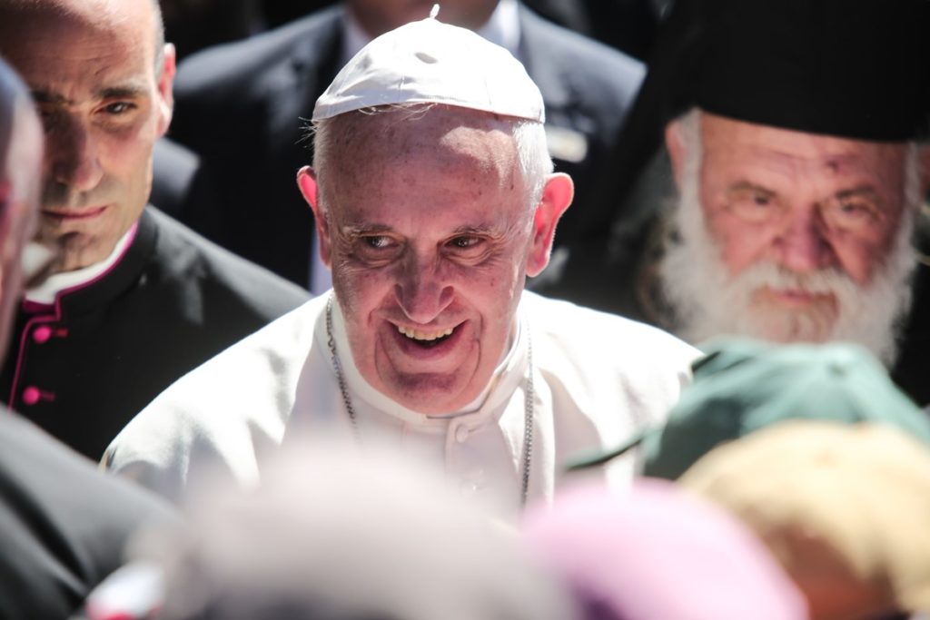 Ελλάδα και Ιταλία επαινεί ο Πάπας για το προσφυγικό