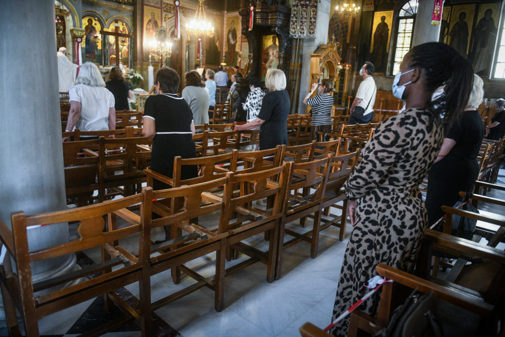Νέα ΚΥΑ για τις εκκλησίες – Παρατείνονται μέχρι 21 Αυγούστου τα περιοριστικά μέτρα για τον κορονοϊό