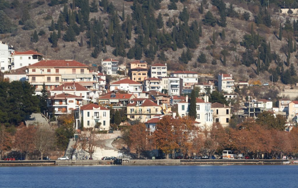 Έρημη πόλη η Καστοριά λόγω lockown (Video)