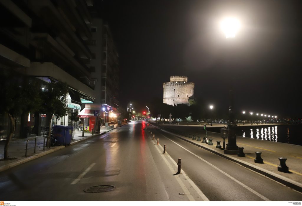 Θεσσαλονίκη: Πάρτι και συνωστισμός σε μπαρ μέχρι το τελευταίο λεπτό πριν το lockdown (Video)