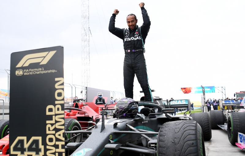 Πρωταθλητής ξανά ο ασυγκράτητος Χάμιλτον στη Formula 1