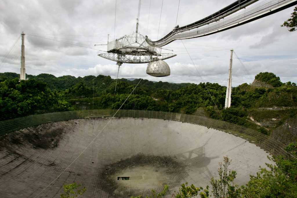 ΗΠΑ: Κατέρρευσε το ραδιοτηλεσκόπιο του Αρεσίμπο στο Πουέρτο Ρίκο