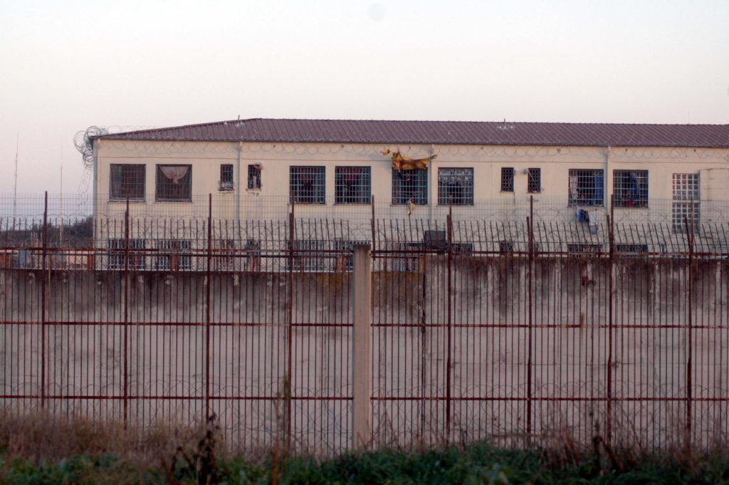 Δεκάδες κρούσματα στις Φυλακές Λάρισας: Τι καταγγέλλει κρατούμενος που βρέθηκε θετικός – «Για ό,τι μου συμβεί τους καθιστώ υπεύθυνους»