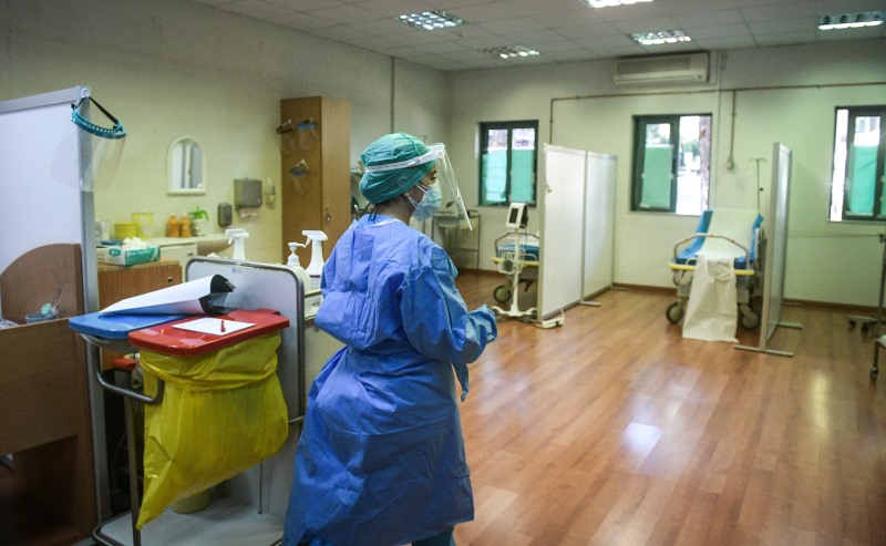 ΠΟΕΔΗΝ: Έντεκα νεκροί και έντεκα διασωληνωμένοι γιατροί και νοσηλευτές στη Β. Ελλάδα