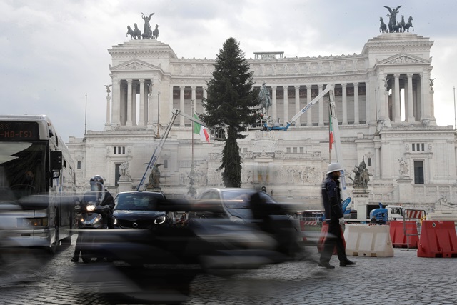 Aνησυχία στην Ιταλία: 19.903 νέα κρούσματα και 649 θάνατοι