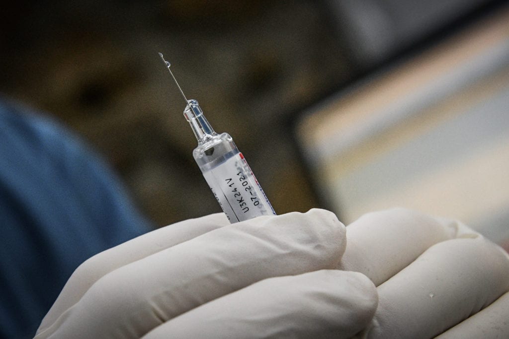Εξαδάκτυλος: Με τα εμβόλια δεν θα έχουμε πιθανότατα πρόβλημα με την μετάλλαξη – ‘Ίσως να εμβολιζόμαστε κάθε χρόνο